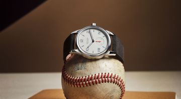 Nomos Glashütte Club Uhrenkollektion Desk