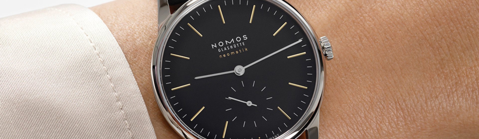Nomos-Glashütte-Orion-Uhrenkollektion-desk