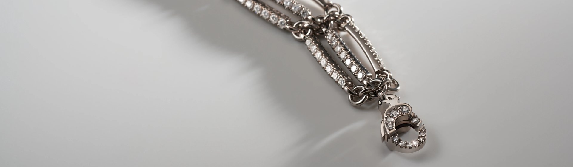 Jochen Pohl-Armschmuck-Kategorie-desk