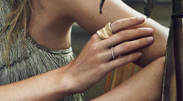 JuwelierDuehrkoop_OleLynggaard_Leaves_1280x704px JuwelierDuehrkoop OleLynggaard Leaves 1280x704px